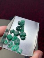 Unearthed Excellence: 38.55ct Swat Emerald Rough Lot - Image 3