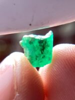1.82ct Swat Emerald Crystal — A Vibrant Green Gem from Pakistan’s Emerald Heartland - Image 11