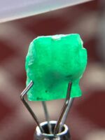 A Balanced Beauty — The 2.90-Carat Swat Emerald Crystal - Image 11