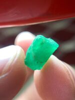 Small in Size, Rich in Soul: 4.28 ct Emerald Crystal from Swat - Image 8