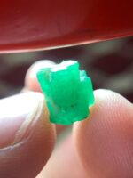 Small in Size, Rich in Soul: 4.28 ct Emerald Crystal from Swat - Image 9