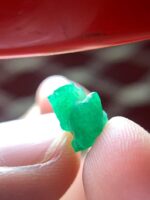 Small in Size, Rich in Soul: 4.28 ct Emerald Crystal from Swat - Image 10