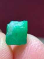 2.20ct Swat Emerald Crystal: Small in Size, Rich in Natural Beauty - Image 9