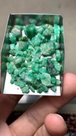 85.50 ct Emerald Rough Lot from Swat Valley, Pakistan - Image 3