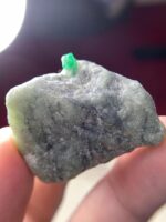 A Natural Marvel: 143 ct Emerald Specimen from Swat, Pakistan - Image 9