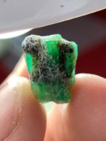 Monument of Green: 8.90 ct Laghman Emerald Crystal — A Rare Gemstone Giant from Afghanistan - Image 5