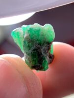 Monument of Green: 8.90 ct Laghman Emerald Crystal — A Rare Gemstone Giant from Afghanistan - Image 6