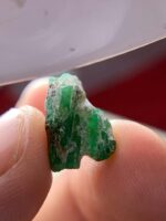 Monument of Green: 8.90 ct Laghman Emerald Crystal — A Rare Gemstone Giant from Afghanistan - Image 8
