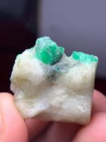 83.85ct Swat Emerald Specimen – Massive Natural Crystal (25.62 x 25.26 x 16.92mm) - Image 9