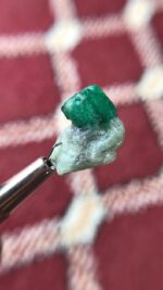 13.10 Carat Swat Emerald Specimen – A Natural Crystal Showcase - Image 2