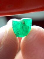 Bold and Balanced: 2.26ct Emerald Crystal from Swat Valley - Image 5