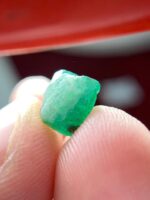 Bold and Balanced: 2.26ct Emerald Crystal from Swat Valley - Image 6