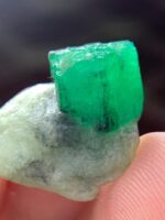 13.10 Carat Swat Emerald Specimen – A Natural Crystal Showcase - Image 8