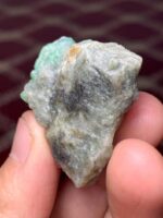 162.70 ct Swat Emerald Specimen – A Majestic Natural Crystal - Image 5