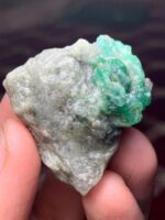 162.70 ct Swat Emerald Specimen – A Majestic Natural Crystal - Image 6