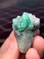 162.70 ct Swat Emerald Specimen – A Majestic Natural Crystal - Image 7