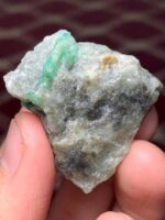 162.70 ct Swat Emerald Specimen – A Majestic Natural Crystal - Image 8