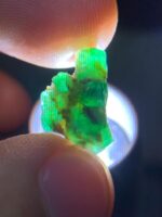 Small but Striking: A 6.45 ct Emerald Crystal from Laghman, Afghanistan - Image 9