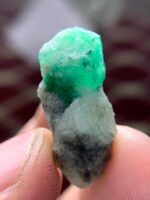 A Rare Glimpse of Nature – 16.40 ct Swat Emerald Specimen - Image 7
