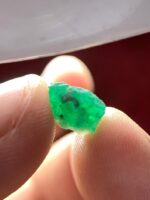 A Bold Statement in Green: 2.54 Carat Swat Emerald Crystal with Deep Natural Presence - Image 4