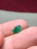 A Bold Statement in Green: 2.54 Carat Swat Emerald Crystal with Deep Natural Presence - Image 5