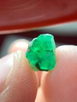 Small Yet Striking: A 1.71ct Emerald Crystal from Swat - Image 5