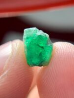 Small Yet Striking: A 1.71ct Emerald Crystal from Swat - Image 9
