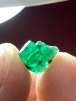 Refined Geometry: 1.47 Carat Swat Emerald Crystal with Natural Balance and Depth - Image 4