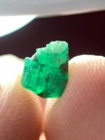 Refined Geometry: 1.47 Carat Swat Emerald Crystal with Natural Balance and Depth - Image 8