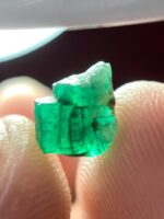 Refined Geometry: 1.47 Carat Swat Emerald Crystal with Natural Balance and Depth - Image 9