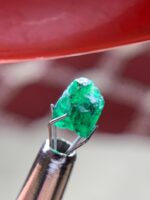 A Spark of Green: 1.35 ct Panjshir Emerald Crystal - Image 2