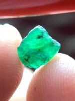 A Spark of Green: 1.35 ct Panjshir Emerald Crystal - Image 4