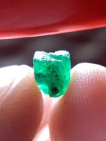 A Spark of Green: 1.35 ct Panjshir Emerald Crystal - Image 11