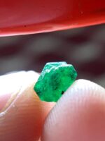 A Spark of Green: 1.35 ct Panjshir Emerald Crystal - Image 12