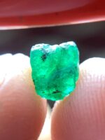 A Spark of Green: 1.35 ct Panjshir Emerald Crystal - Image 5