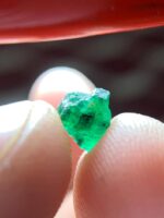 A Spark of Green: 1.35 ct Panjshir Emerald Crystal - Image 8