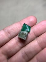 Stunning 17.95 ct Emerald – Compact Elegance in Green - Image 11