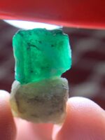 Stunning 17.95 ct Emerald – Compact Elegance in Green - Image 6