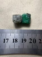 Stunning 17.95 ct Emerald – Compact Elegance in Green - Image 8