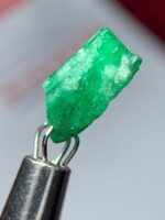 3.45ct Swat Emerald Crystal – Elegant Formation with Vivid Green Brilliance - Image 5