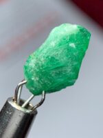 3.45ct Swat Emerald Crystal – Elegant Formation with Vivid Green Brilliance - Image 6