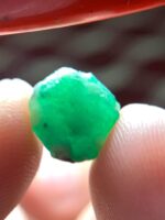 Discovering a 3.65 ct Swat Emerald : Raw Natural Beauty - Image 6
