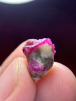 Exploring the Beauty of a 12.20 ct Afghan Ruby: A Rare Gem in Detail - Image 10