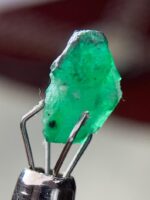 The Graceful 1.80 ct Swat Emerald Crystal: Small Yet Striking - Image 13