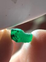 The Graceful 1.80 ct Swat Emerald Crystal: Small Yet Striking - Image 3