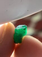 The Graceful 1.80 ct Swat Emerald Crystal: Small Yet Striking - Image 8