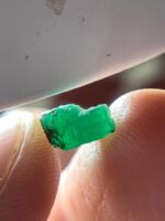 The Graceful 1.80 ct Swat Emerald Crystal: Small Yet Striking - Image 9
