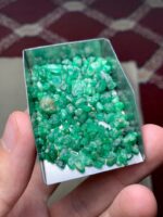 65 Carat Swat Emerald Rough Lot – A Slender Crystal with Linear Elegance - Image 4