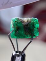 4.21 ct Swat Emerald Crystal – A Compact Gem of Natural Elegance - Image 11