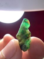 10.00ct Swat Emerald Crystal – A Striking Elongated Gem from Pakistan's Emerald Belt - Image 5